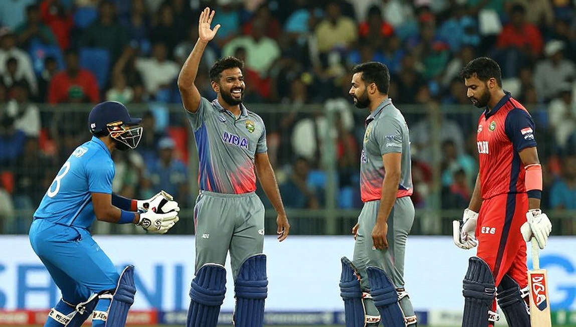 ফিড যখন চুপ: এশিয়ার ক্রিকেট-বাজারে গুজবের দাম আর যাচাইয়ের অভাব