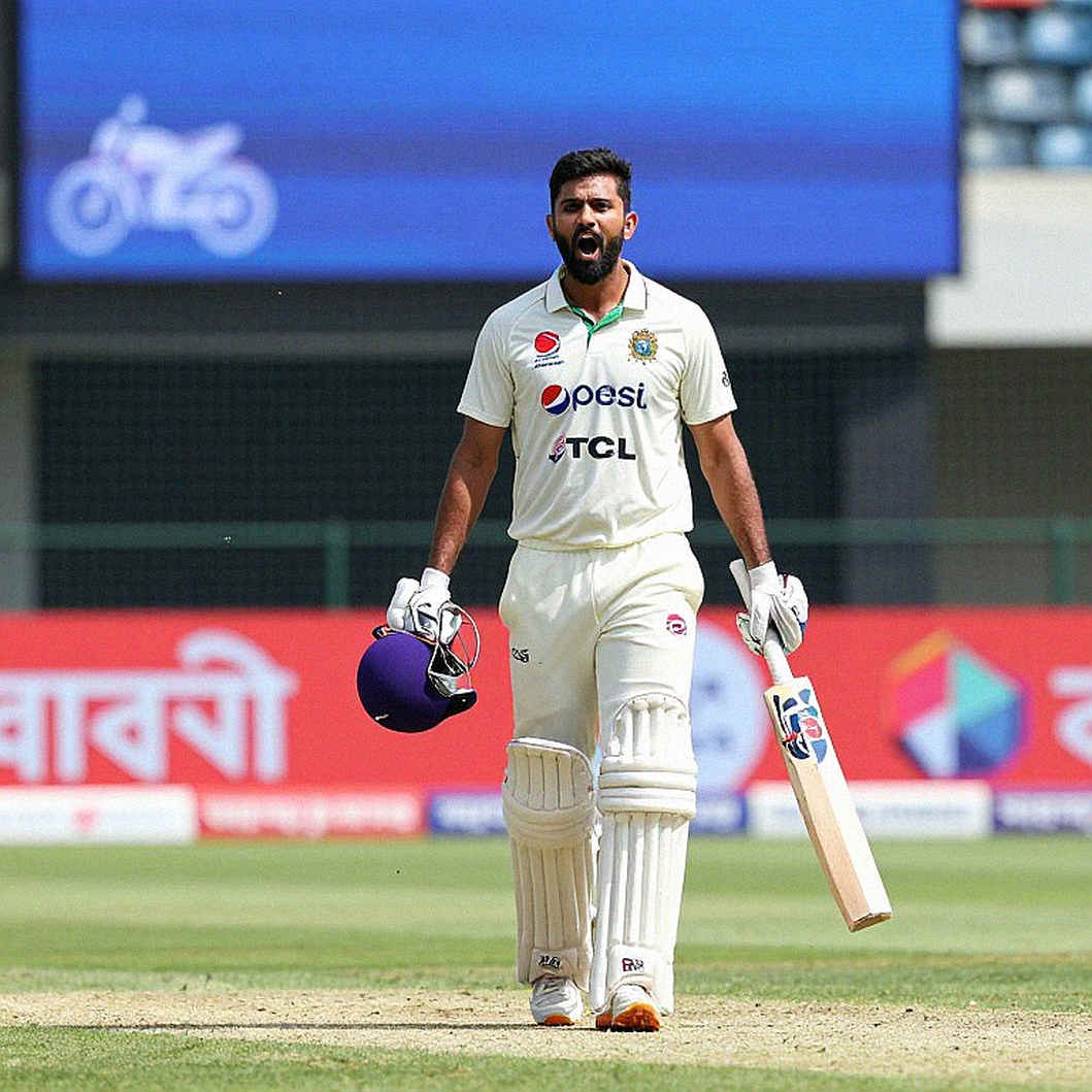 ফরম্যাট বদলের ফাঁদ: অস্ট্রেলিয়ার নারী দল যখন টি-টোয়েন্টির হাত-খোলা ফর্মুলা ৫০ ওভারে খাটানোর চেষ্টা করছে